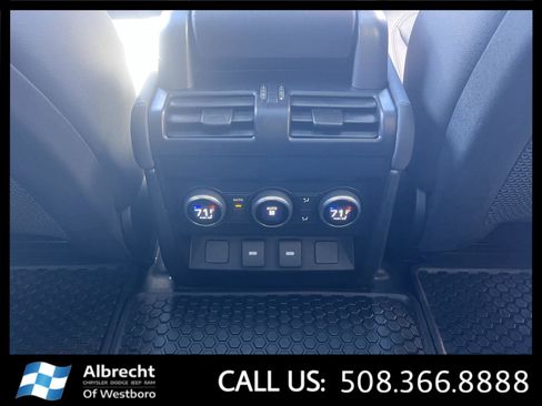 Used 2023 Land Rover Defender 90 SE image 19