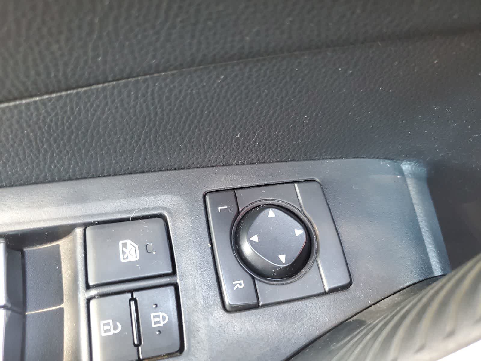 Used 2019 Toyota RAV4 XLE Premium FWD image 25