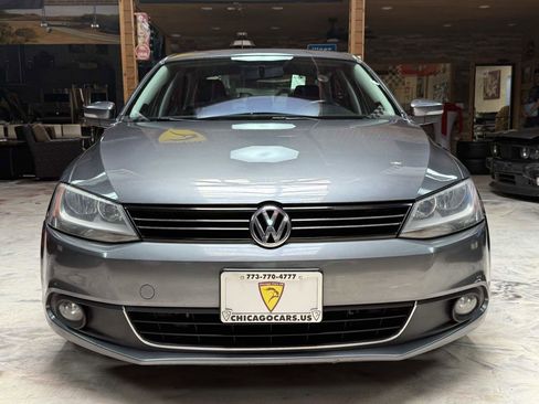 Used 2013 Volkswagen Jetta TDI FWD image 2
