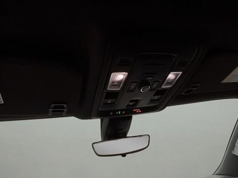 Used 2021 Chevrolet Suburban High Country w/ Premium Package image 28