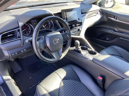 Used 2023 Toyota Camry SE image 17