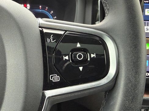 Certified 2023 Volvo XC60 B5 Plus w/ Climate Package image 19