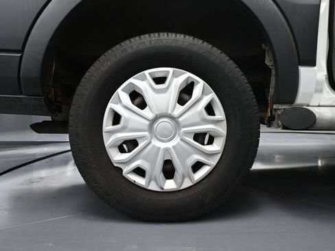 Used 2016 Ford Transit 250 130 Low Roof w/ Exterior Upgrade Package RWD image 14