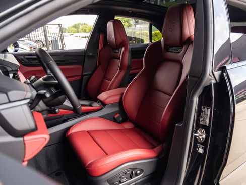 New 2026 Porsche Macan GTS Electric AWD/4WD image 5