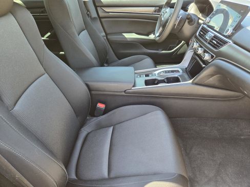 Used 2021 Honda Accord Hybrid image 10