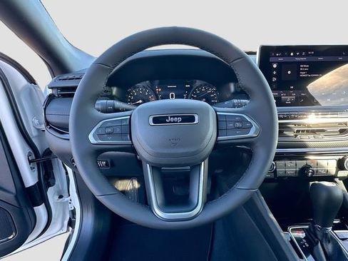New 2026 Jeep Compass Latitude image 7