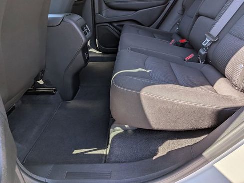 Used 2024 GMC Terrain SLE image 19