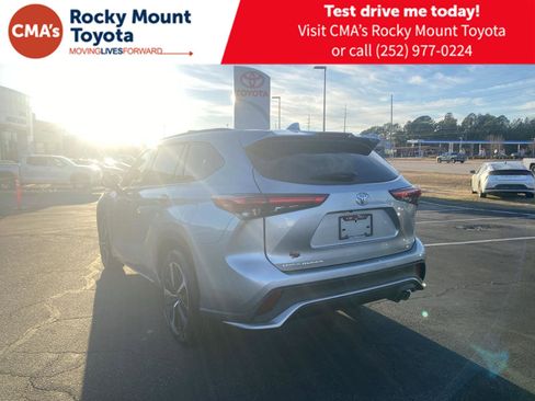 Used 2022 Toyota Highlander XSE image 5