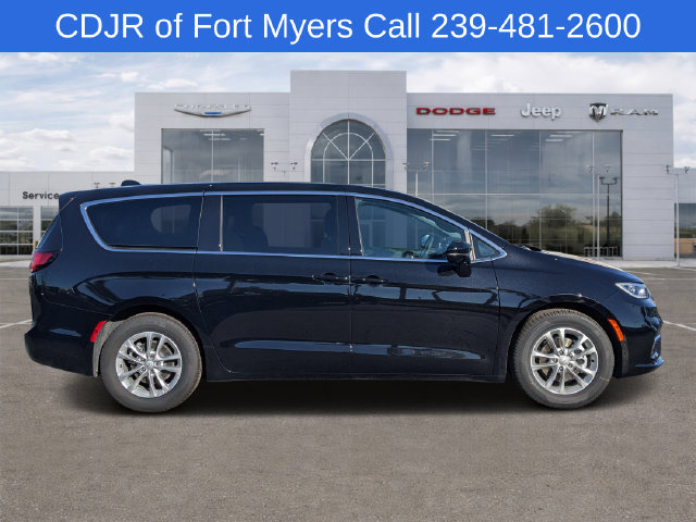 New 2026 Chrysler Pacifica Select FWD image 2