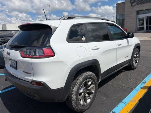 Used 2019 Jeep Cherokee Trailhawk w/ Cold Weather Group AWD/4WD image 3