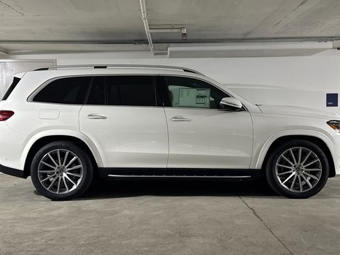 New 2026 Mercedes-Benz GLS 580 4MATIC image 7