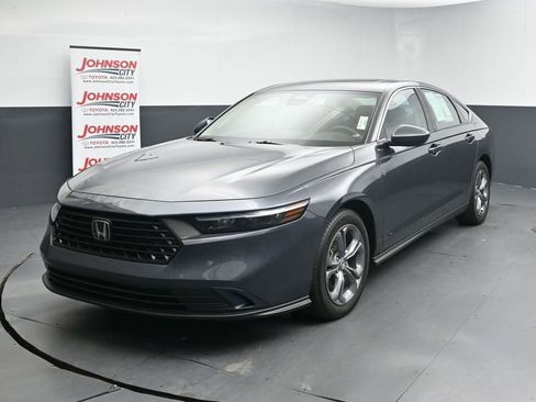 Used 2024 Honda Accord EX image 4