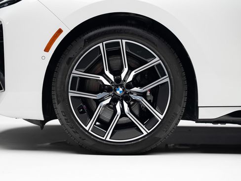 Used 2024 BMW 740i xDrive w/ Executive Package AWD/4WD image 20