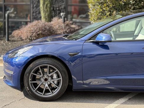 Used 2021 Tesla Model 3 Standard Range Plus image 10