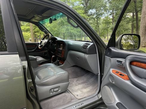 Used 2002 Lexus LX 470 4WD image 35