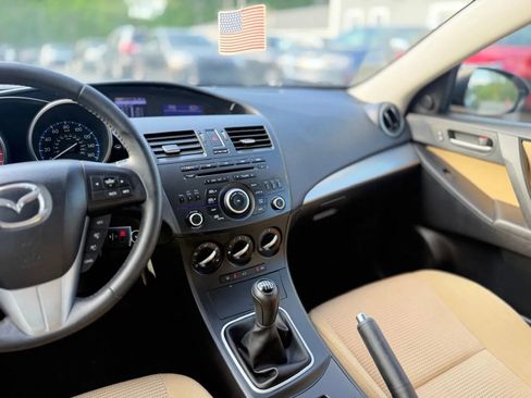 Used 2012 MAZDA MAZDA3 i Touring FWD image 12
