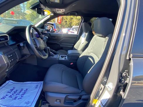 New 2025 Toyota Tacoma SR5 image 6