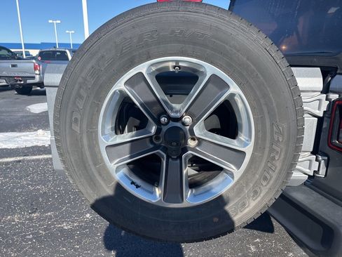 Used 2018 Jeep Wrangler Unlimited Sahara image 28