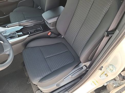 New 2024 Mitsubishi Eclipse Cross LE image 6