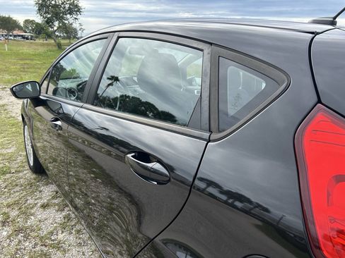 Used 2014 Ford Fiesta SE image 13