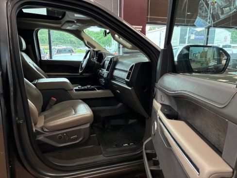 Used 2019 Ford Expedition Limited w/ Equipment Group 302A image 29