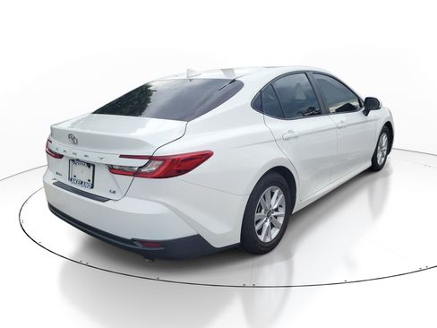 Used 2025 Toyota Camry LE FWD image 7