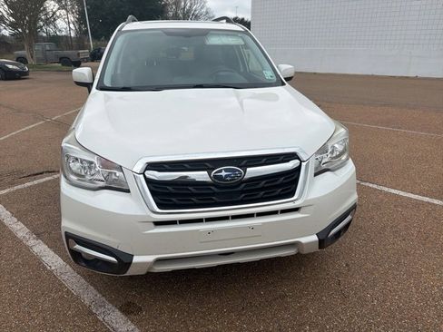 Used 2017 Subaru Forester 2.5i Limited image 2