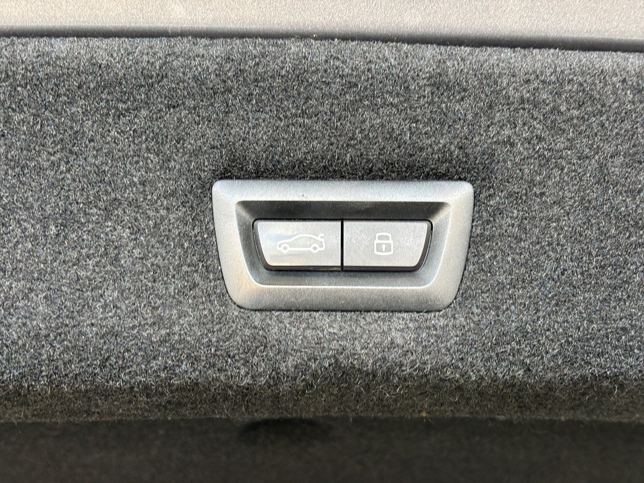 Certified 2024 BMW 760i xDrive AWD/4WD image 28