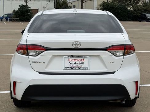 Certified 2025 Toyota Corolla LE image 5