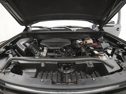 Used 2023 GMC Acadia SLT w/ Elevation Edition image 3