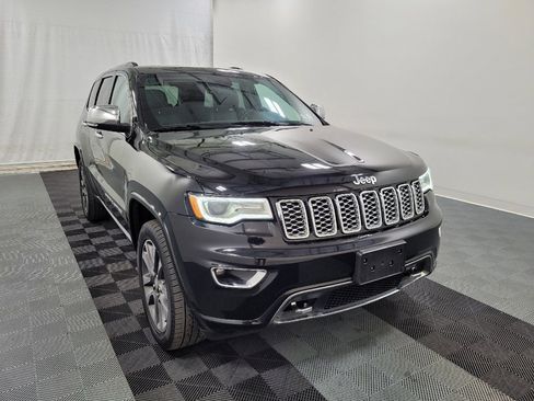 Used 2017 Jeep Grand Cherokee Overland AWD/4WD image 13