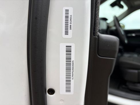 Used 2025 Chevrolet TrailBlazer LT FWD image 28