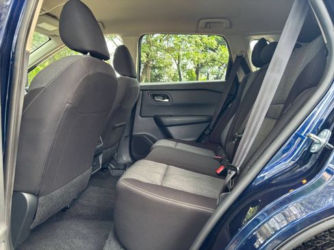 Used 2025 Nissan Rogue SV FWD image 27