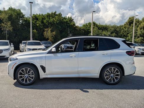 New 2026 BMW X5 xDrive50e AWD/4WD image 3