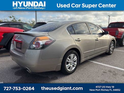 Used 2012 Nissan Altima 2.5 S w/ 20th Anniversary Pkg image 3