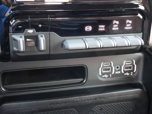 Used 2023 RAM 2500 Limited AWD/4WD image 32