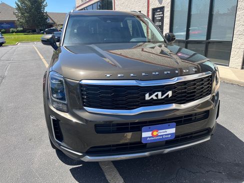Used 2022 Kia Telluride S AWD/4WD image 2