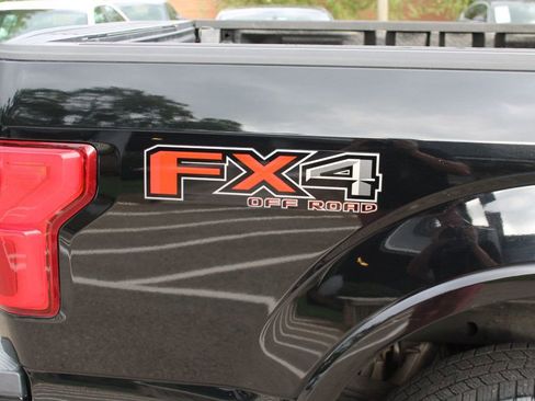 Used 2018 Ford F150 Platinum w/ Equipment Group 701A Luxury image 10