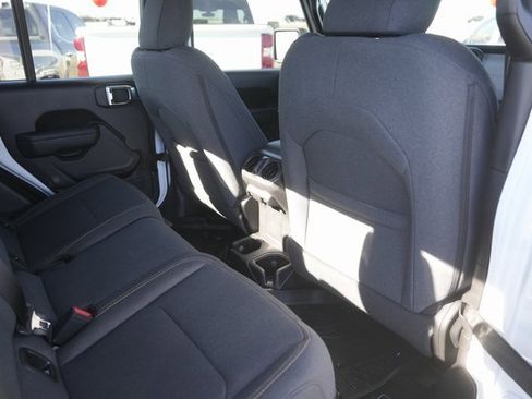 Used 2025 Jeep Gladiator Sport image 14