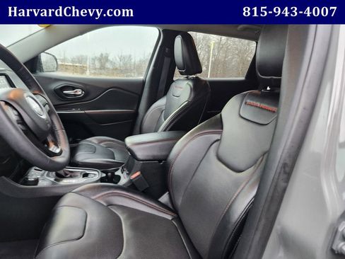 Used 2022 Jeep Cherokee Trailhawk w/ Premium Leather Package image 28