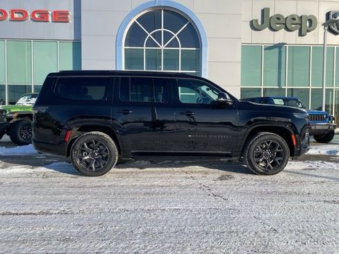 New 2026 Jeep Grand Wagoneer Limited w/ 8-Passenger Seating Package AWD/4WD image 4