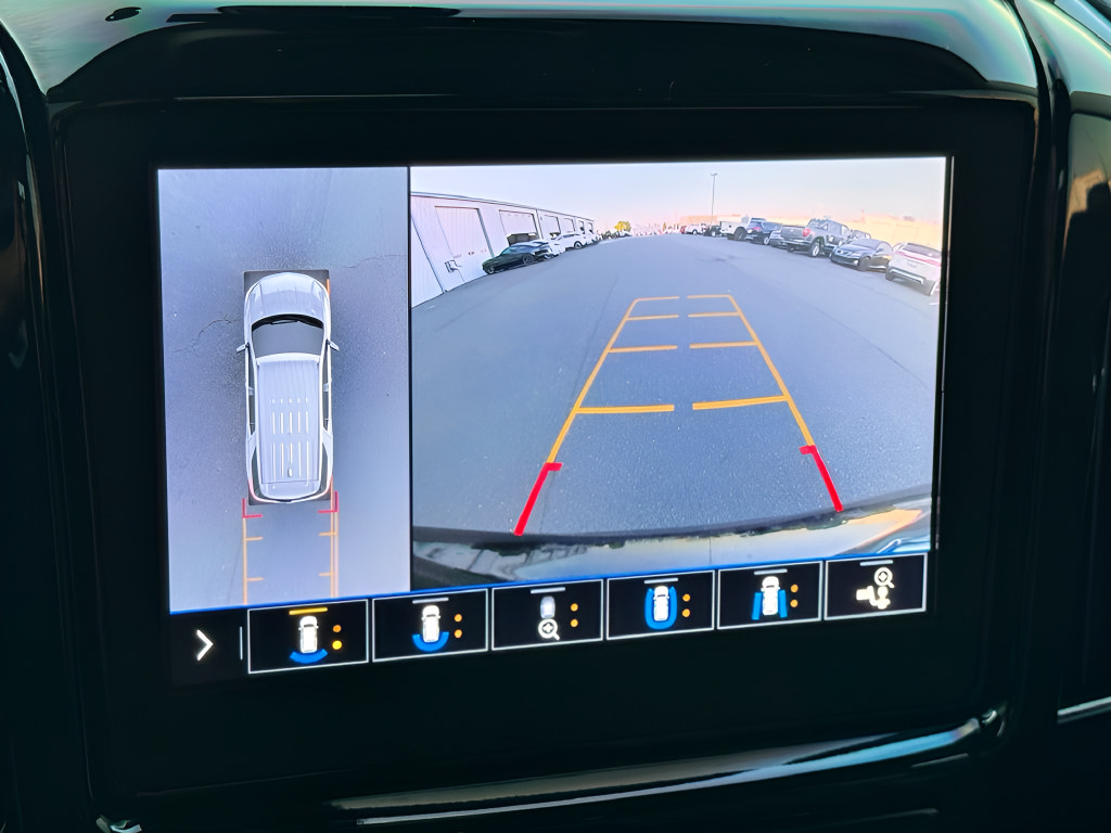 Used 2020 Chevrolet Traverse Premier w/ Redline Edition FWD image 18