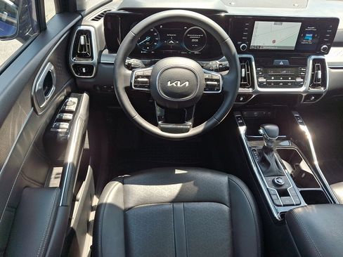 Used 2023 Kia Sorento SX AWD/4WD image 11