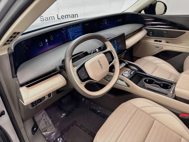 Used 2025 Lincoln Nautilus Reserve w/ Jet Appearance Package AWD/4WD image 9