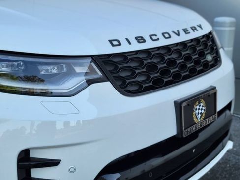 Used 2025 Land Rover Discovery Dynamic SE AWD/4WD image 49
