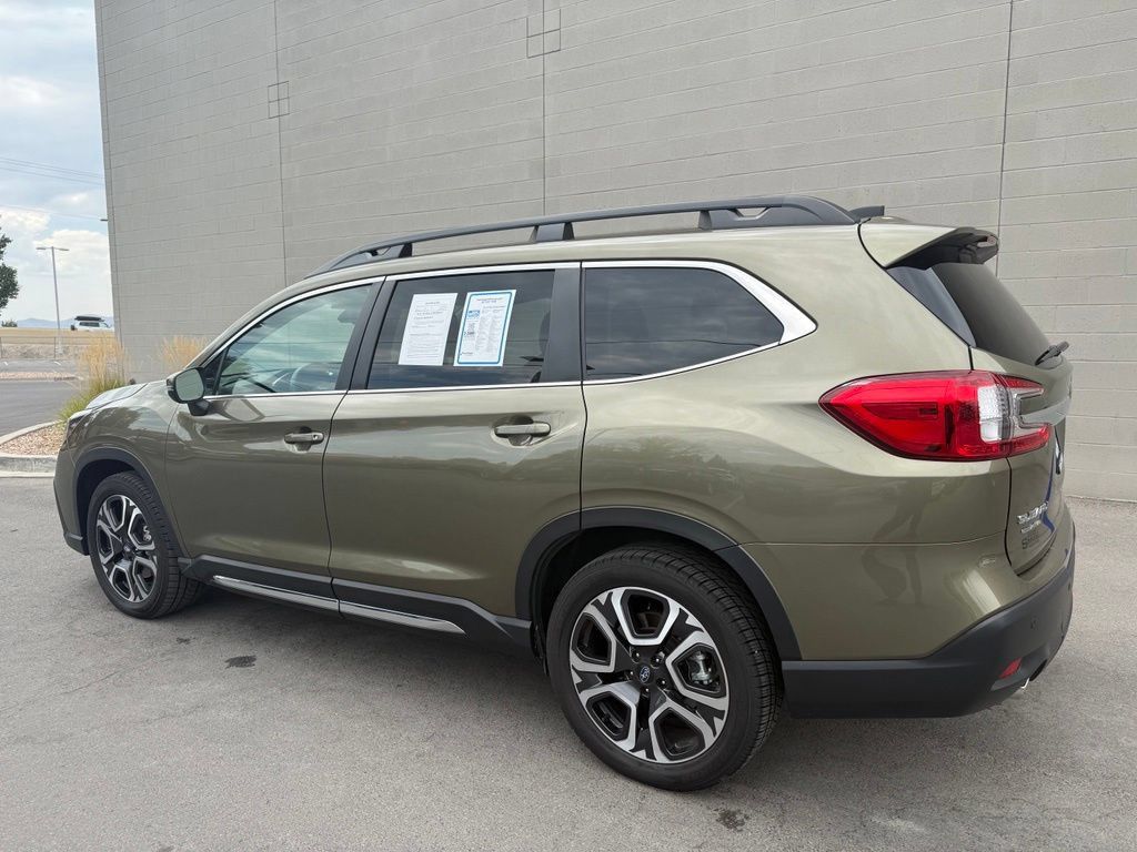Used 2023 Subaru Ascent Limited AWD/4WD image 3