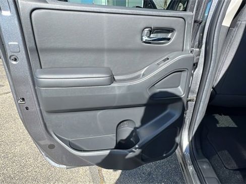 New 2025 Nissan Frontier SV w/ Tow Package image 14