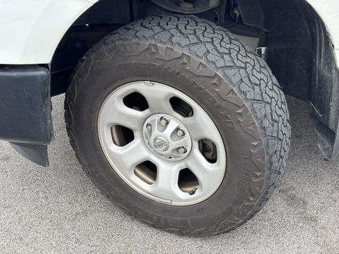 Used 2017 Nissan Titan S image 5