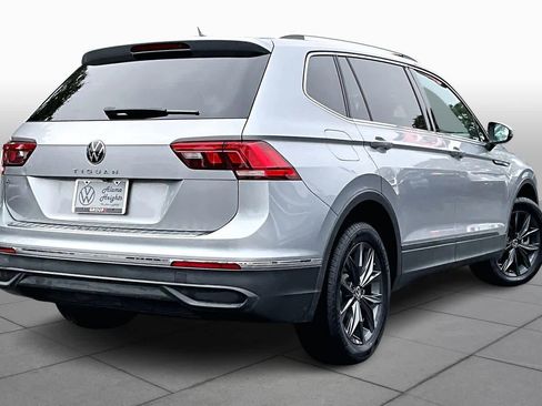 Used 2022 Volkswagen Tiguan SE image 12