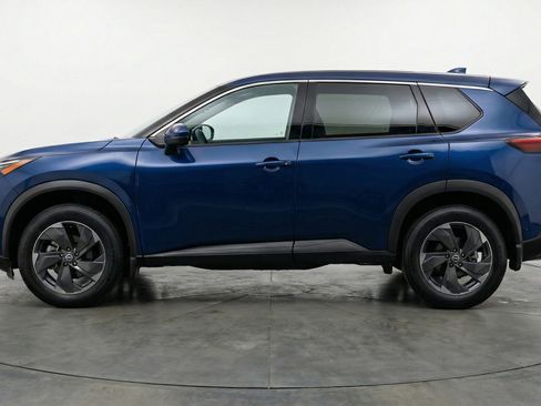 Used 2025 Nissan Rogue SV image 5